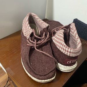 Hey dude boots size 8